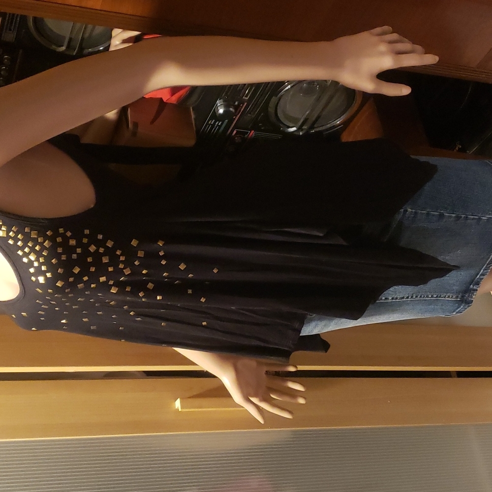 tank top - Picture 3 of 8